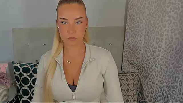 KristyHoney online show from July 9, 2:10 pm
