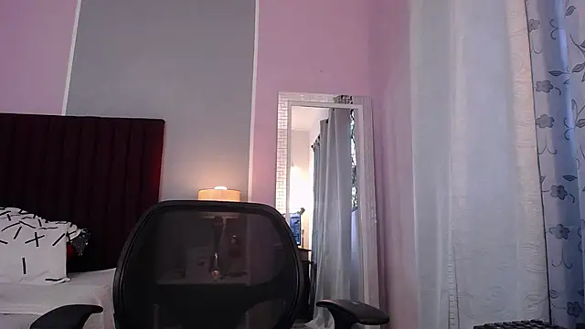 Snapshot of LiahGrey7 chatting on January 7, 3:33 pm LiahGrey7 online show from January 7, 3:33 pm