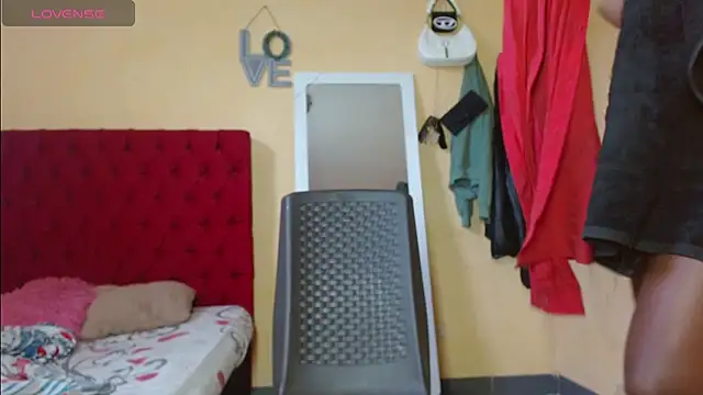 cristinamontiel online show from January 8, 2:25 pm