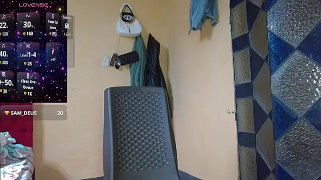 cristinamontiel online show from January 18, 7:15 pm