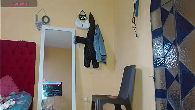 cristinamontiel online show from March 2, 2:21 pm