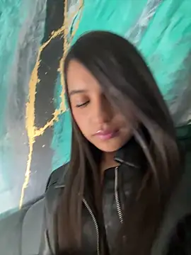 RoxyRoss  online show from December 3, 2:26 pm