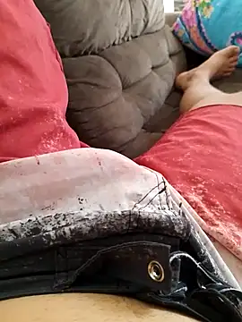 jhondivulga18 online show from April 8, 10:15 am