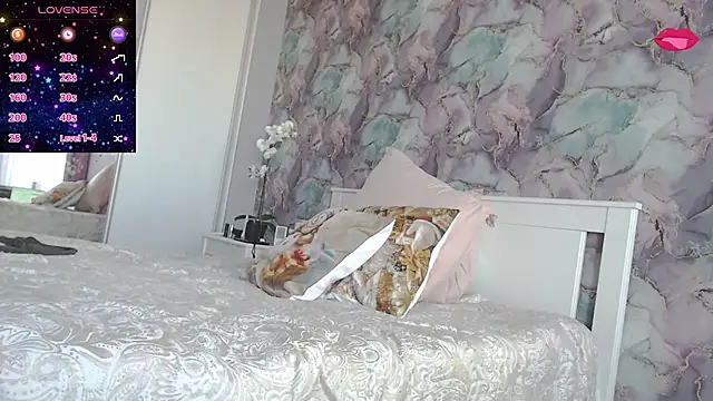 deliciousRose online show from May 4, 5:03 am