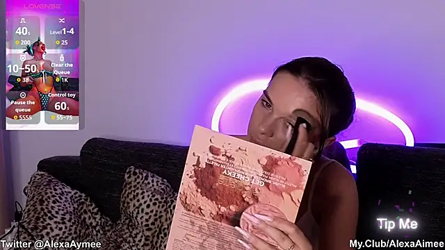 Snapshot of AlexaAimee chatting on May 12, 5:21 pm AlexaAimee online show from May 12, 5:21 pm