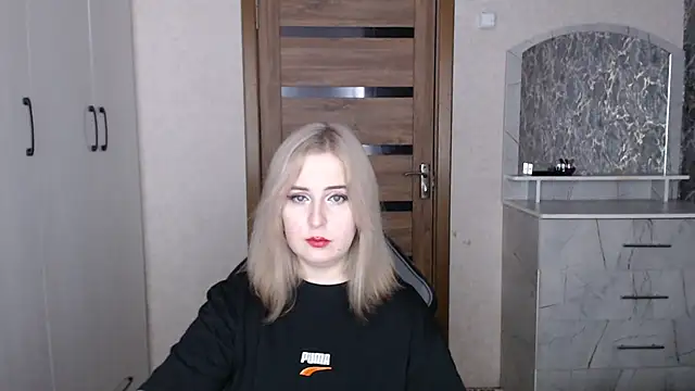 Kristy-Max online show from January 12, 10:04 pm