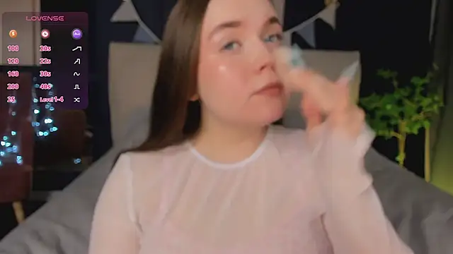 Snapshot of SunnyRisha chatting on February 10, 5:47 am SunnyRisha online show from February 10, 5:47 am