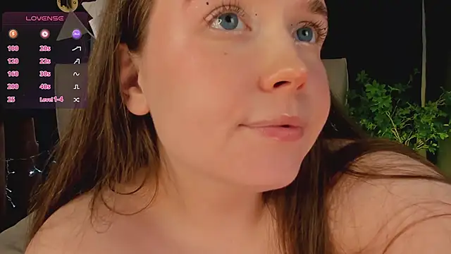 Snapshot of SunnyRisha chatting on February 11, 9:09 am SunnyRisha online show from February 11, 9:09 am