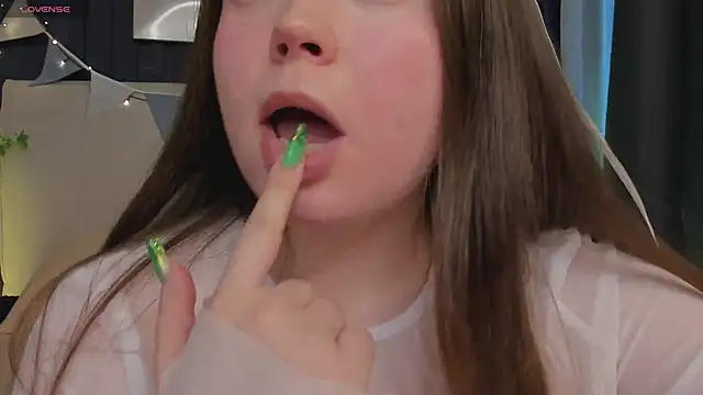 Snapshot of SunnyRisha chatting on February 20, 6:17 am SunnyRisha online show from February 20, 6:17 am