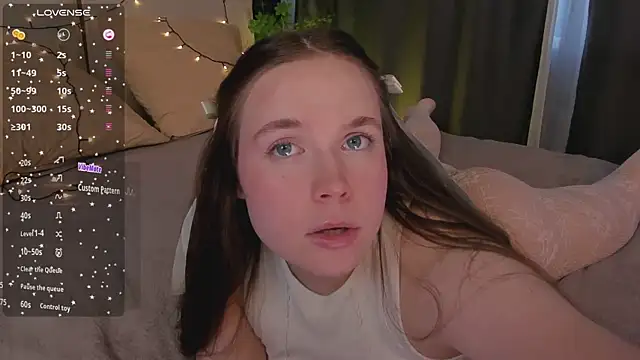 Snapshot of SunnyRisha chatting on February 21, 9:34 am SunnyRisha online show from February 21, 9:34 am