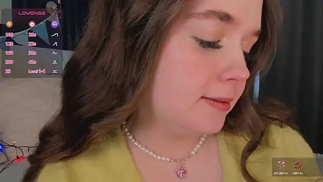 Snapshot of SunnyRisha chatting on March 17, 5:56 am SunnyRisha online show from March 17, 5:56 am