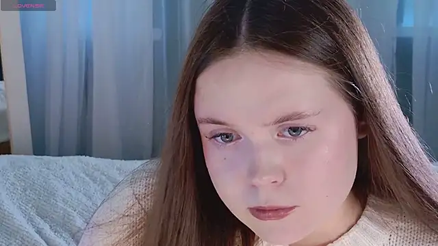 Snapshot of SunnyRisha chatting on October 17, 5:10 am SunnyRisha online show from October 17, 5:10 am