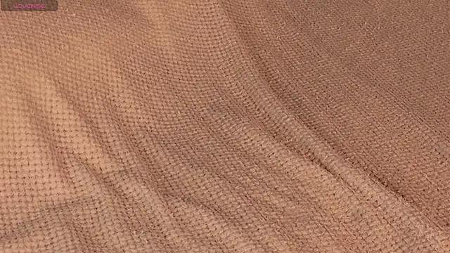 Snapshot of SunnyRisha chatting on October 19, 5:19 am SunnyRisha online show from October 19, 5:19 am