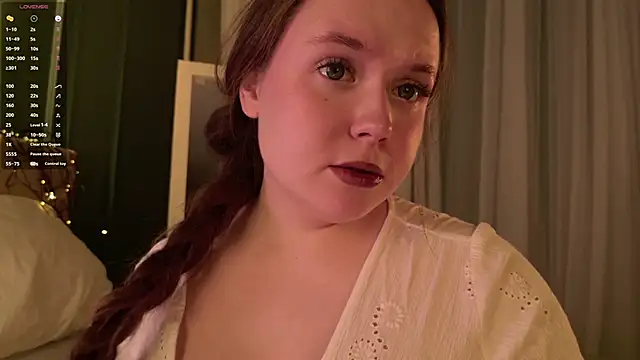 Snapshot of SunnyRisha chatting on November 17, 5:13 am SunnyRisha online show from November 17, 5:13 am