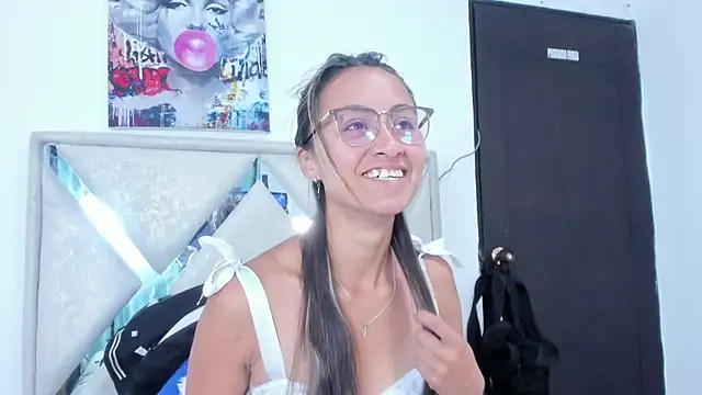 tatiana valencia online show from April 22, 12:50 pm