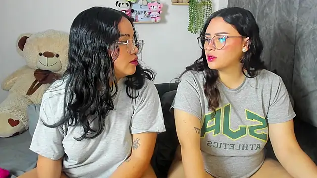 maddie-and-chelsea- online show from October 26, 10:21 am