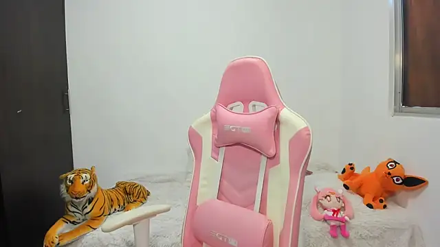 Snapshot of saori_9b chatting on February 7, 4:14 pm saori 9b online show from February 7, 4:14 pm