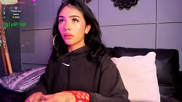 Snapshot of Giovanna_oliveira chatting on December 28, 8:48 am Giovanna oliveira online show from December 28, 8:48 am