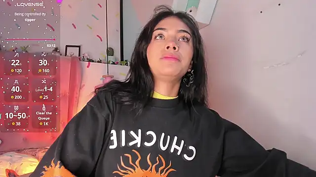 Snapshot of Giovanna_oliveira chatting on February 6, 5:03 am Giovanna oliveira online show from February 6, 5:03 am