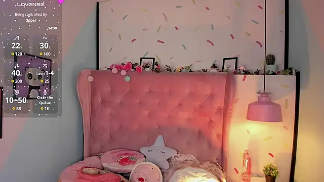 Snapshot of Giovanna_oliveira chatting on February 9, 4:25 am Giovanna oliveira online show from February 9, 4:25 am