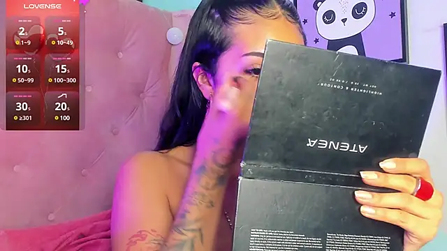 Snapshot of Giovanna_oliveira chatting on February 23, 5:56 am Giovanna oliveira online show from February 23, 5:56 am