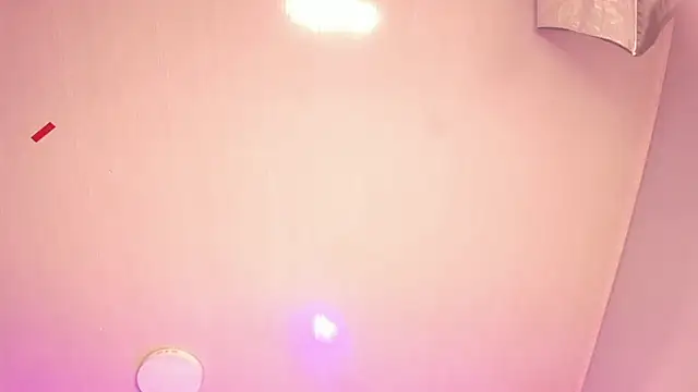 Snapshot of Giovanna_oliveira chatting on February 28, 9:36 am Giovanna oliveira online show from February 28, 9:36 am