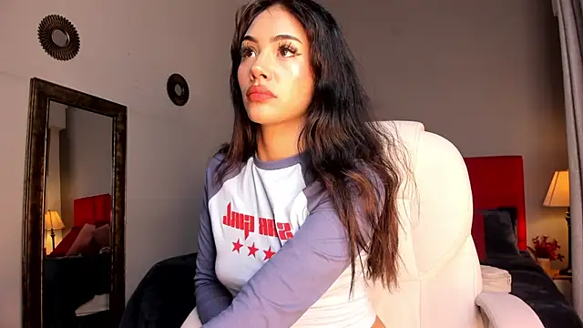 Snapshot of Giovanna_oliveira chatting on June 21, 5:32 am Giovanna oliveira online show from June 21, 5:32 am