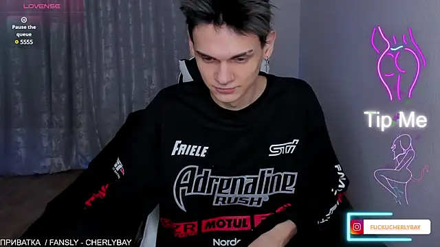 Snapshot of CHERLYBAY chatting on February 25, 9:02 pm CHERLYBAY online show from February 25, 9:02 pm