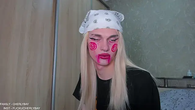 Snapshot of CHERLYBAY chatting on October 31, 8:10 pm CHERLYBAY online show from October 31, 8:10 pm