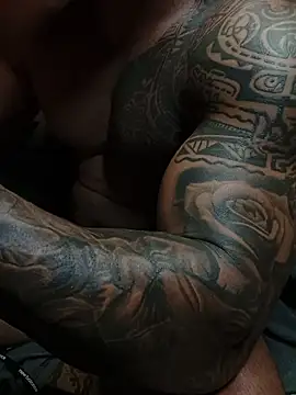 moody1996- online show from October 28, 3:32 am