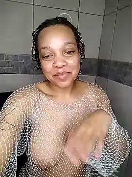 HAZELNUT EYE online show from January 14, 2:53 pm