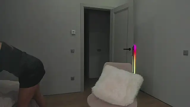 Snapshot of _cometoseeme_ chatting on November 28, 11:29 pm cometoseeme online show from November 28, 11:29 pm