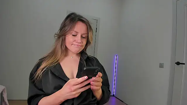 Snapshot of _cometoseeme_ chatting on February 1, 1:31 pm cometoseeme online show from February 1, 1:31 pm