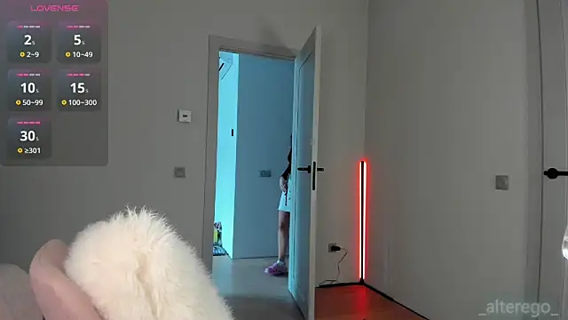 Snapshot of _cometoseeme_ chatting on February 18, 12:56 pm cometoseeme online show from February 18, 12:56 pm