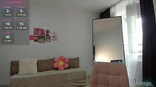 Snapshot of _cometoseeme_ chatting on August 8, 3:03 pm cometoseeme online show from August 8, 3:03 pm