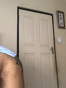 niccki3 online show from December 31, 4:27 am