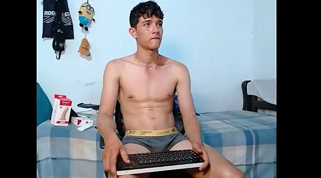 Snapshot of cristofer_988 chatting on January 18, 2:47 am cristofer 988 online show from January 18, 2:47 am