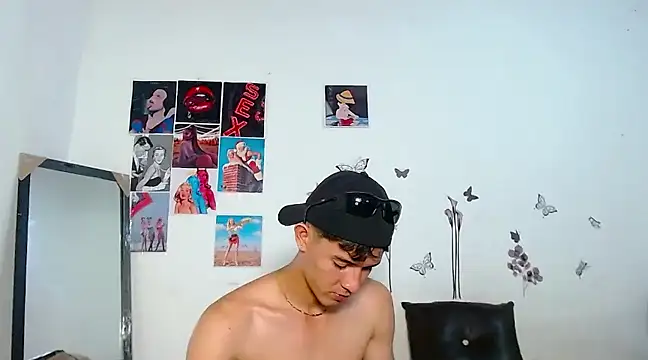 Snapshot of cristofer_988 chatting on February 21, 4:18 am cristofer 988 online show from February 21, 4:18 am