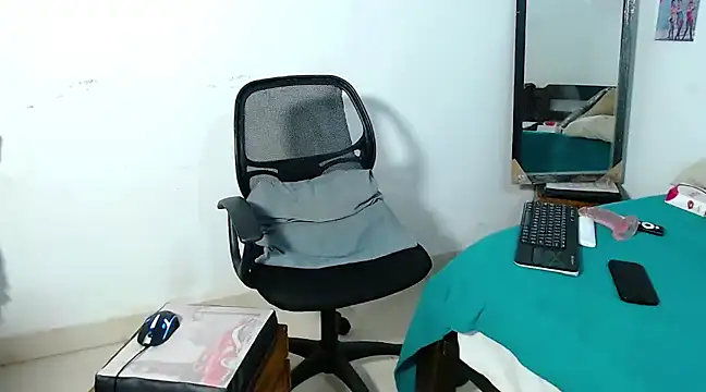 Snapshot of cristofer_988 chatting on February 22, 4:51 am cristofer 988 online show from February 22, 4:51 am