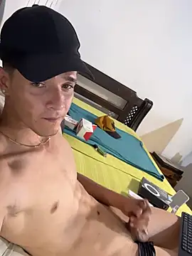 Snapshot of cristofer_988 chatting on March 10, 4:28 am cristofer 988 online show from March 10, 4:28 am