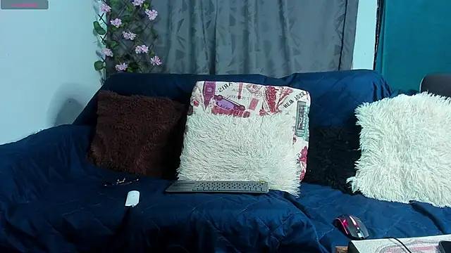 Snapshot of cristofer_988 chatting on October 11, 11:14 pm cristofer 988 online show from October 11, 11:14 pm