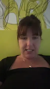 Snapshot of NatiLove35 chatting on June 6, 5:45 am NatiLove35 online show from June 6, 5:45 am