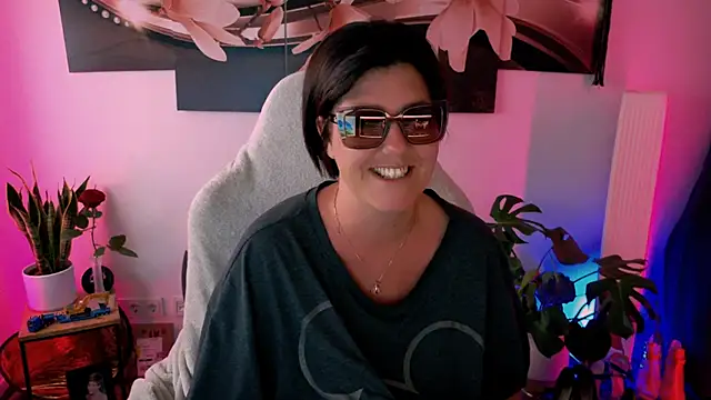 Snapshot of NatiLove35 chatting on June 10, 6:29 pm NatiLove35 online show from June 10, 6:29 pm