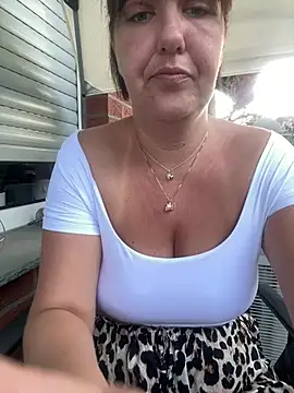 Snapshot of NatiLove35 chatting on June 24, 6:01 am NatiLove35 online show from June 24, 6:01 am
