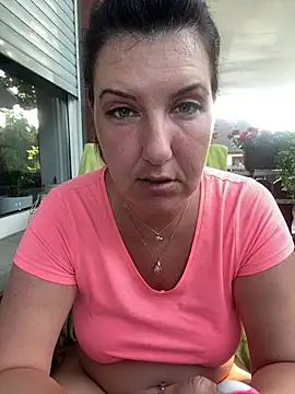 Snapshot of NatiLove35 chatting on June 27, 5:56 am NatiLove35 online show from June 27, 5:56 am