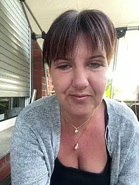 Snapshot of NatiLove35 chatting on July 25, 5:38 am NatiLove35 online show from July 25, 5:38 am