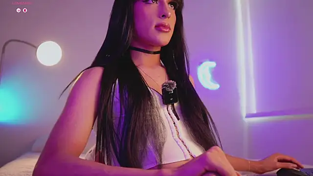 Snapshot of Samara_Gray chatting on November 19, 6:30 pm Samara Gray online show from November 19, 6:30 pm