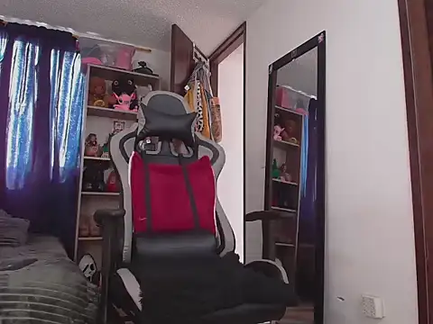 Snapshot of Danna_Bella666 chatting on December 22, 7:55 pm Danna Bella666 online show from December 22, 7:55 pm