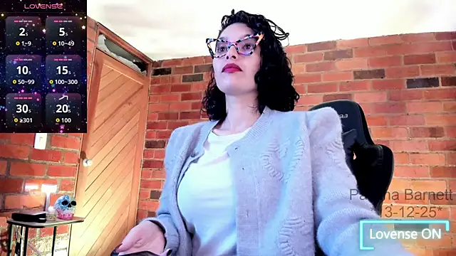 Snapshot of paulinabarnett- chatting on December 14, 5:13 am paulinabarnett- online show from December 14, 5:13 am