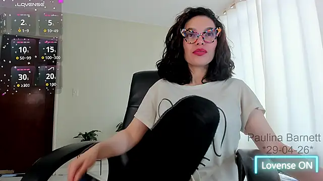 paulinabarnett- online show from April 29, 4:22 pm